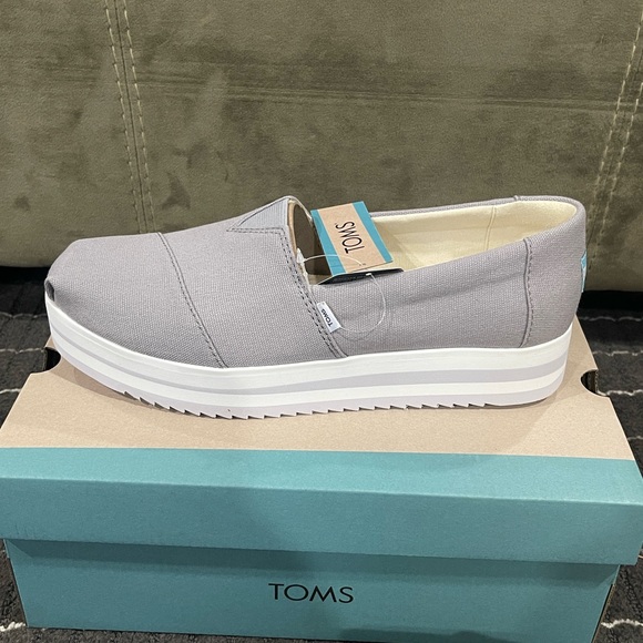 TOMS Alp Midform Slip-On - Picture 1 of 11
